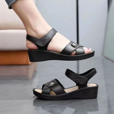 Fashion Women Shoes Sandals Plastic Sandals Mom Shoe Wedge Sandal Lady Black Open Shoes