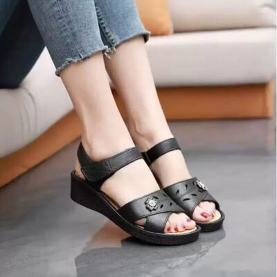 Fashion Women Shoes Sandals Plastic Sandals Mom Shoe Wedge Sandal Lady Black Open Shoes